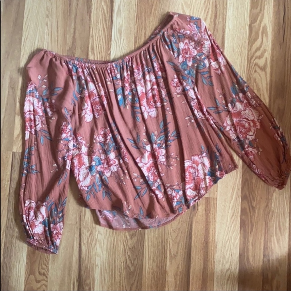 Billabong top - Picture 1 of 1